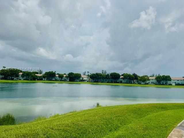 На продажу: $259,900 (3 спален, 2 ванн, 1166 Квадратных фут)