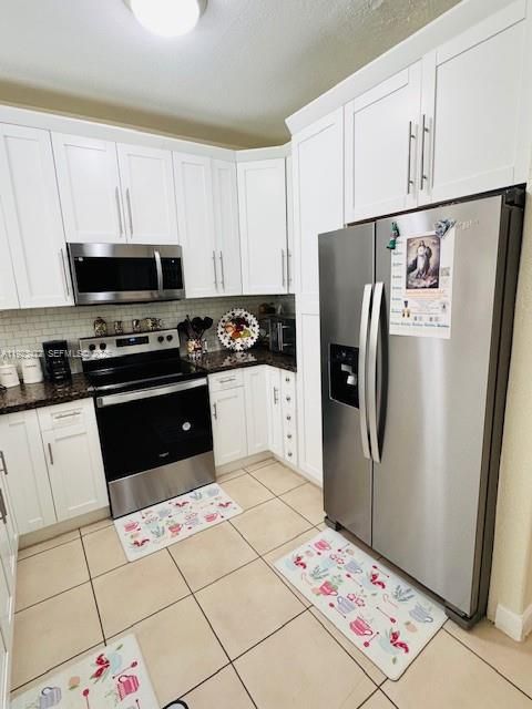 На продажу: $259,900 (3 спален, 2 ванн, 1166 Квадратных фут)