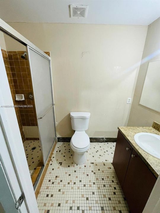 出租: $2,500 (3 贝兹, 2 浴室, 964 平方英尺)