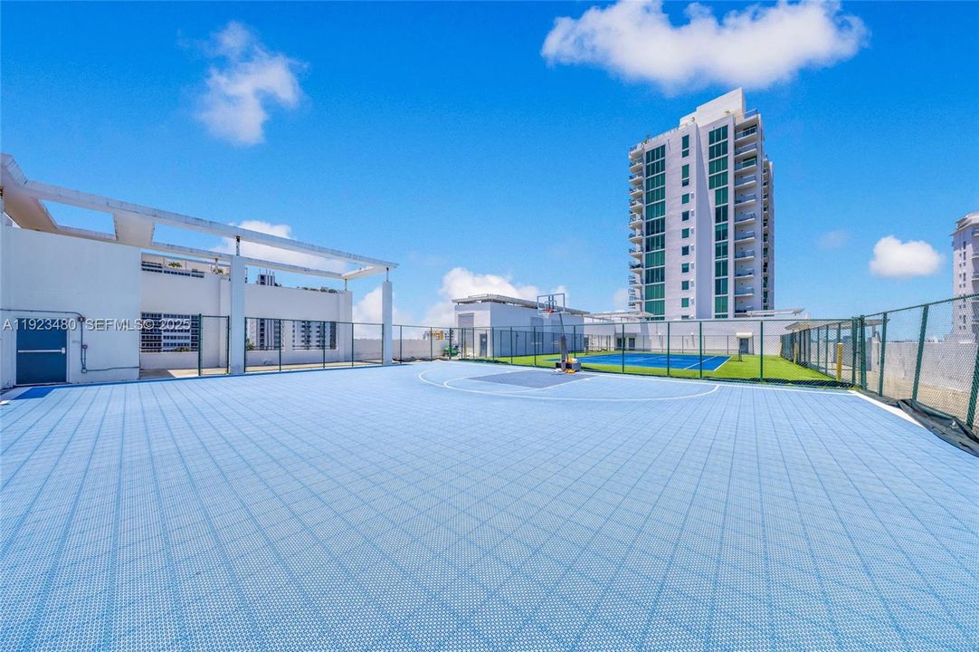 En Venta: $568,000 (1 camas, 2 baños, 828 Pies cuadrados)