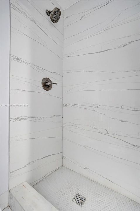 For Rent: $1,200 (0 beds, 1 baths, 816 Square Feet)