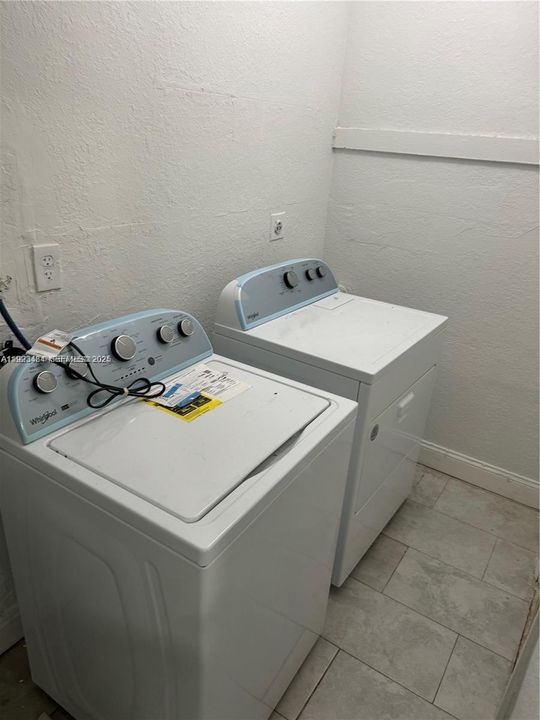 En Renta: $2,400 (2 camas, 2 baños, 1820 Pies cuadrados)