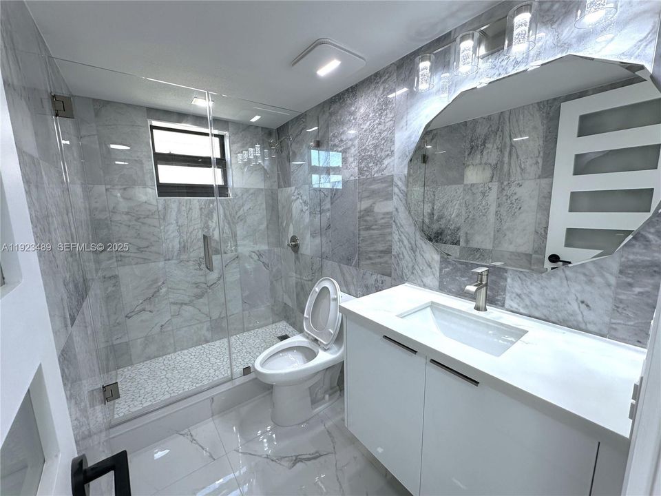 待售: $1,250,000 (3 贝兹, 2 浴室, 1902 平方英尺)