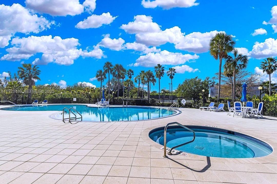 待售: $1,250,000 (3 贝兹, 2 浴室, 1902 平方英尺)