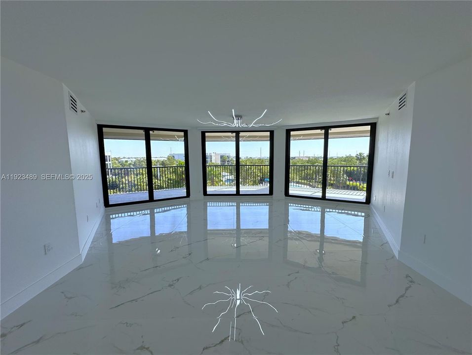 待售: $1,250,000 (3 贝兹, 2 浴室, 1902 平方英尺)