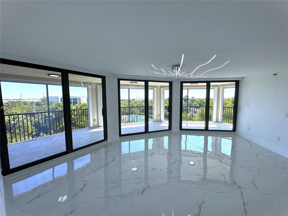 待售: $1,250,000 (3 贝兹, 2 浴室, 1902 平方英尺)