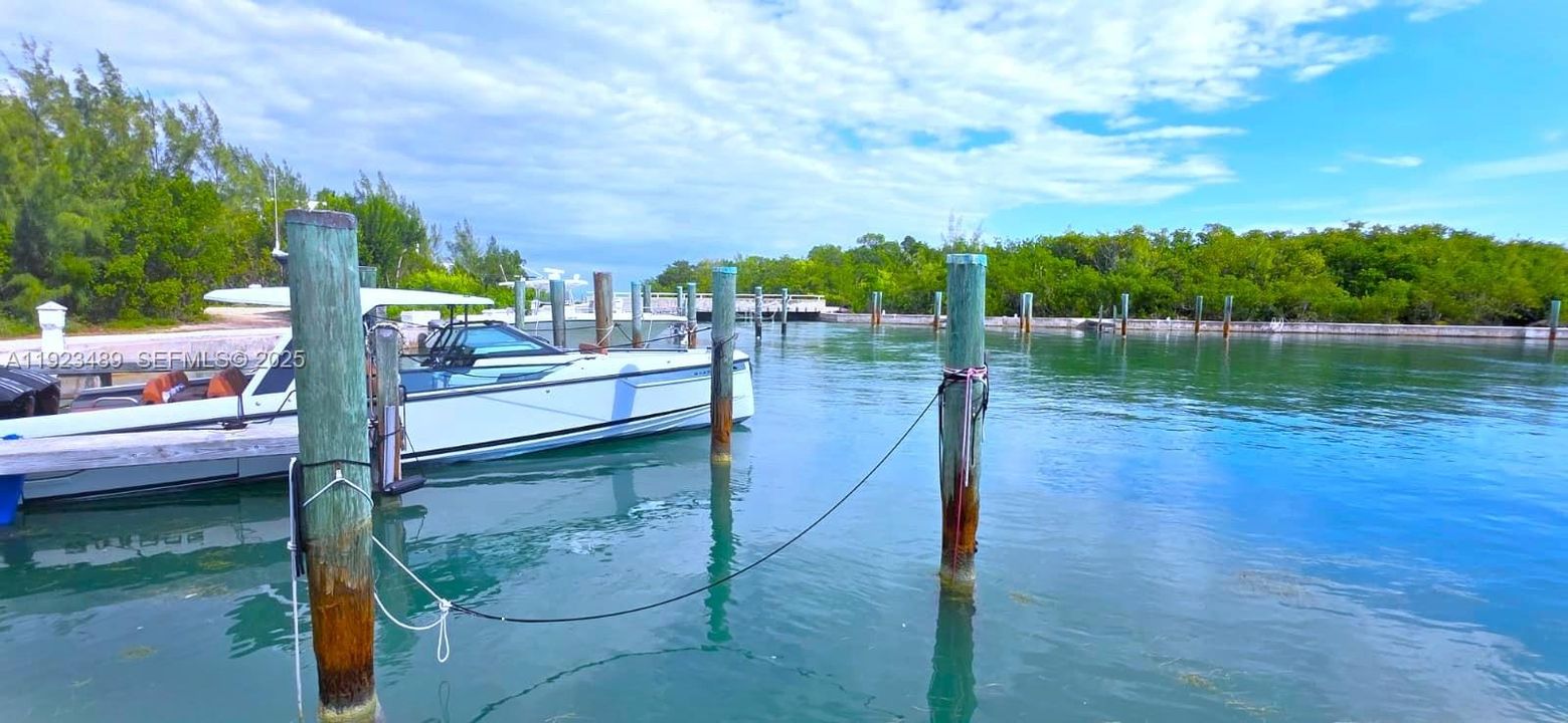 待售: $1,250,000 (3 贝兹, 2 浴室, 1902 平方英尺)