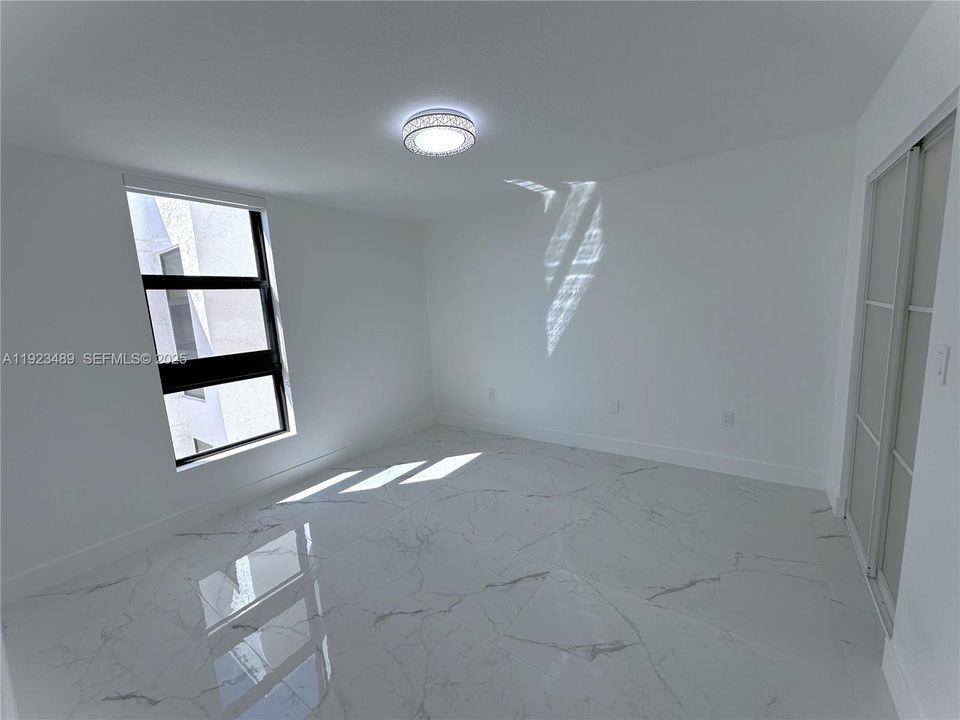 待售: $1,250,000 (3 贝兹, 2 浴室, 1902 平方英尺)