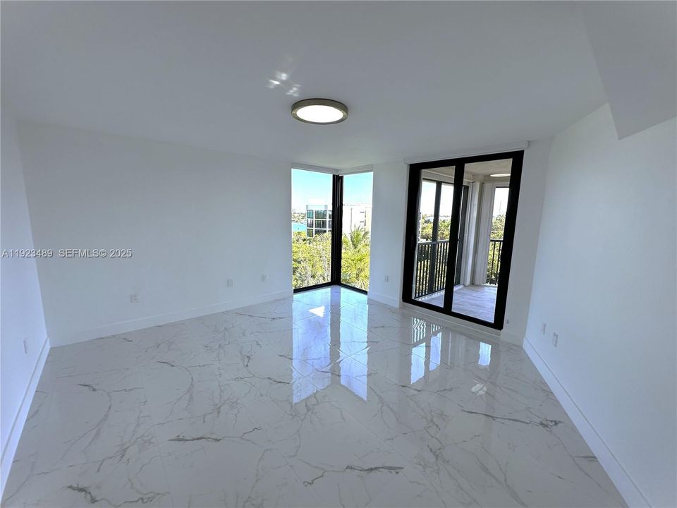 待售: $1,250,000 (3 贝兹, 2 浴室, 1902 平方英尺)