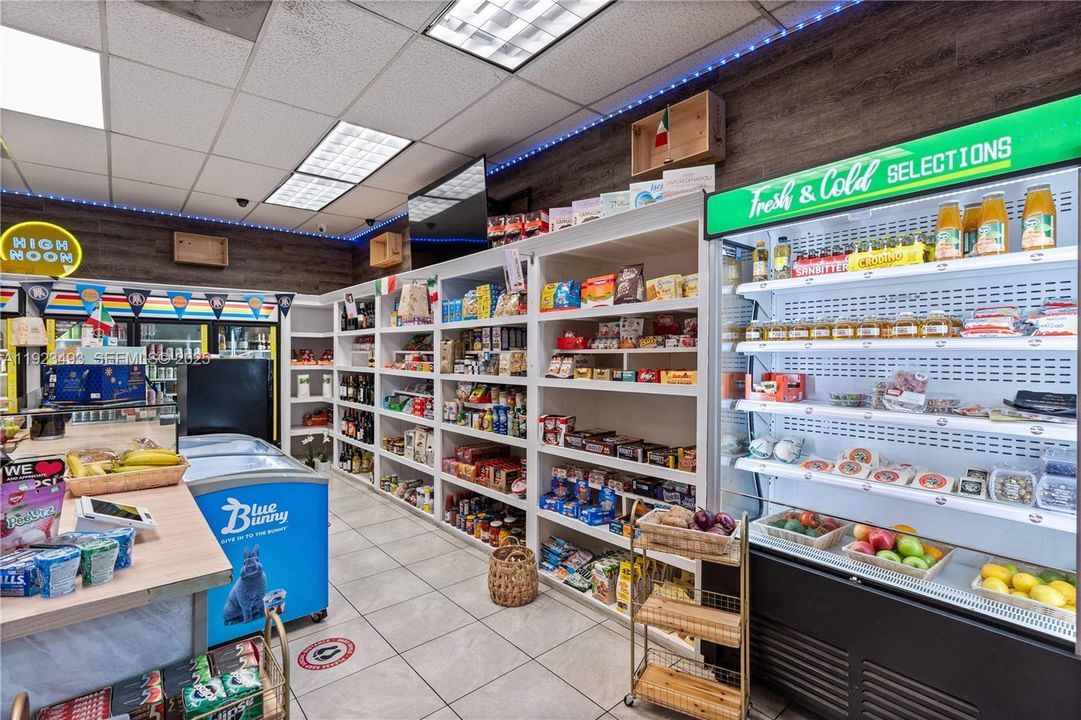 En Venta: $339,500 (1 camas, 1 baños, 810 Pies cuadrados)