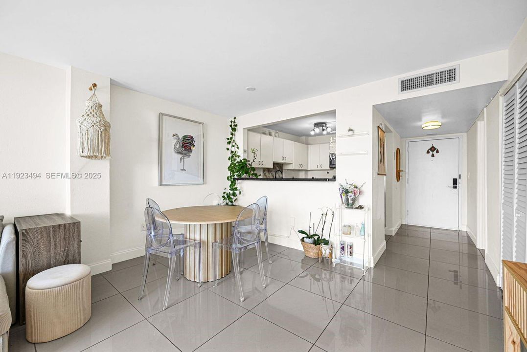 En Venta: $290,000 (1 camas, 1 baños, 800 Pies cuadrados)