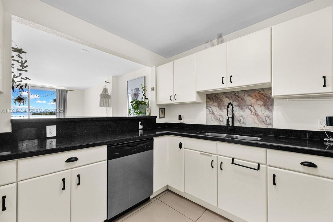 En Venta: $290,000 (1 camas, 1 baños, 800 Pies cuadrados)