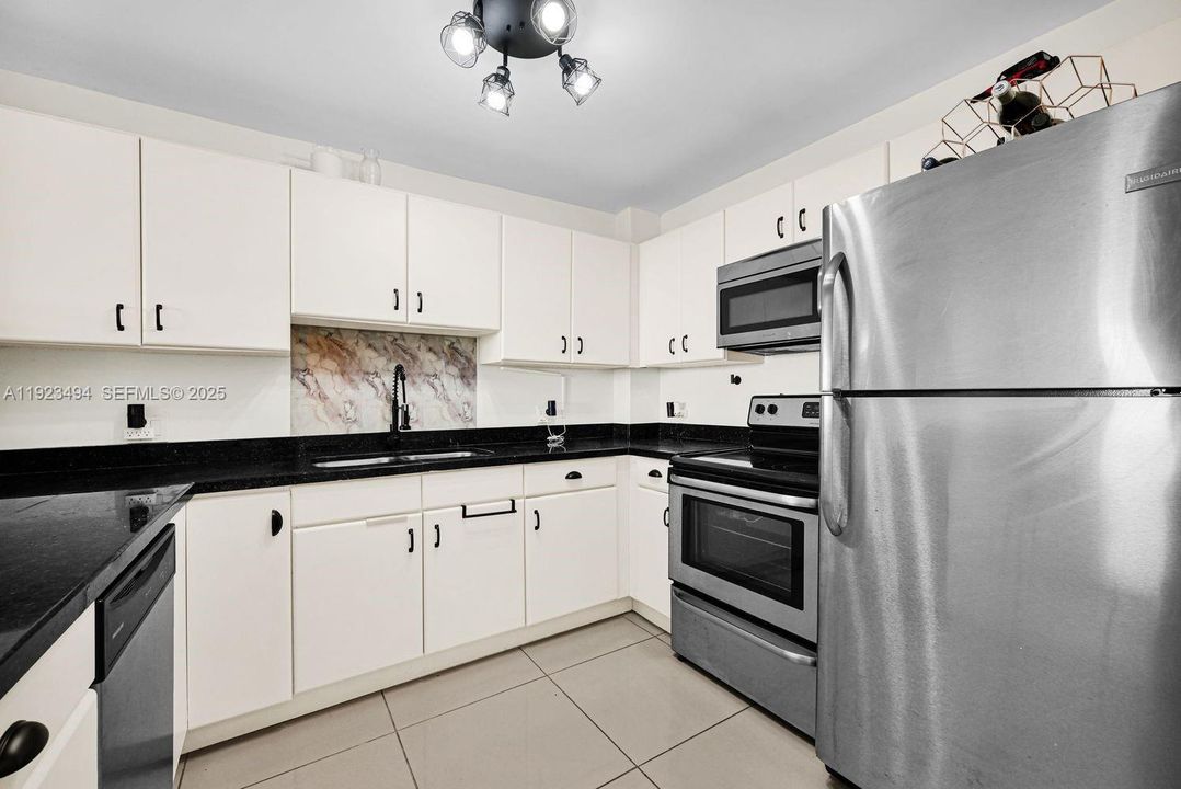 En Venta: $290,000 (1 camas, 1 baños, 800 Pies cuadrados)