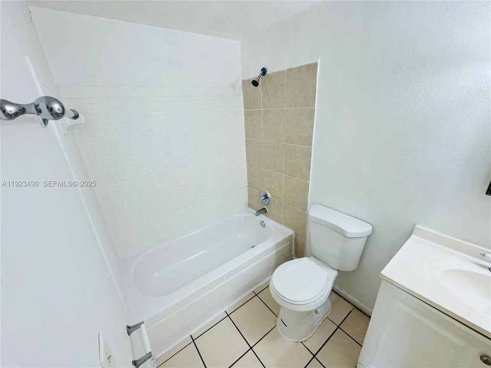 For Sale: $158,000 (2 beds, 2 baths, 1100 Square Feet)