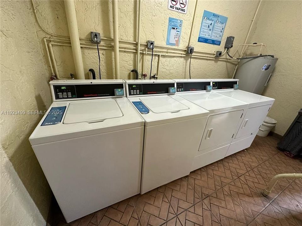 For Sale: $158,000 (2 beds, 2 baths, 1100 Square Feet)