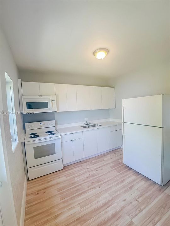 待售: $550,000 (4 贝兹, 2 浴室, 1156 平方英尺)