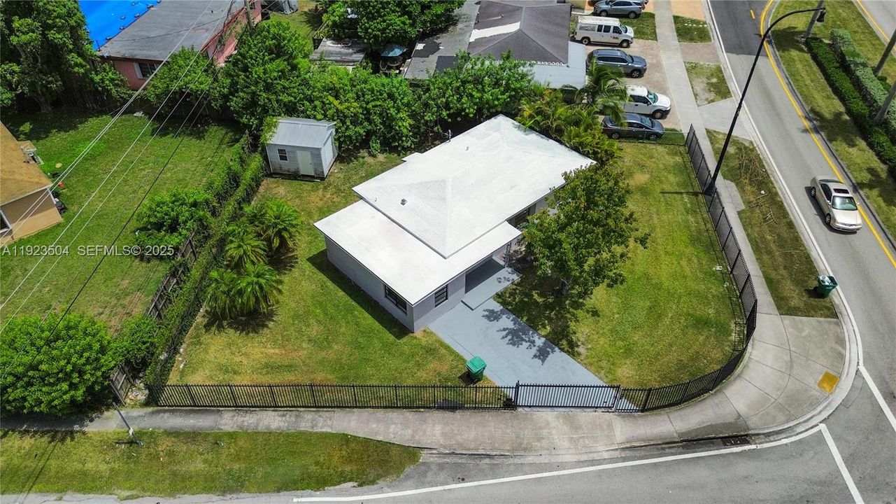 待售: $550,000 (4 贝兹, 2 浴室, 1156 平方英尺)