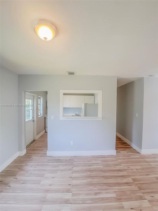 待售: $550,000 (4 贝兹, 2 浴室, 1156 平方英尺)