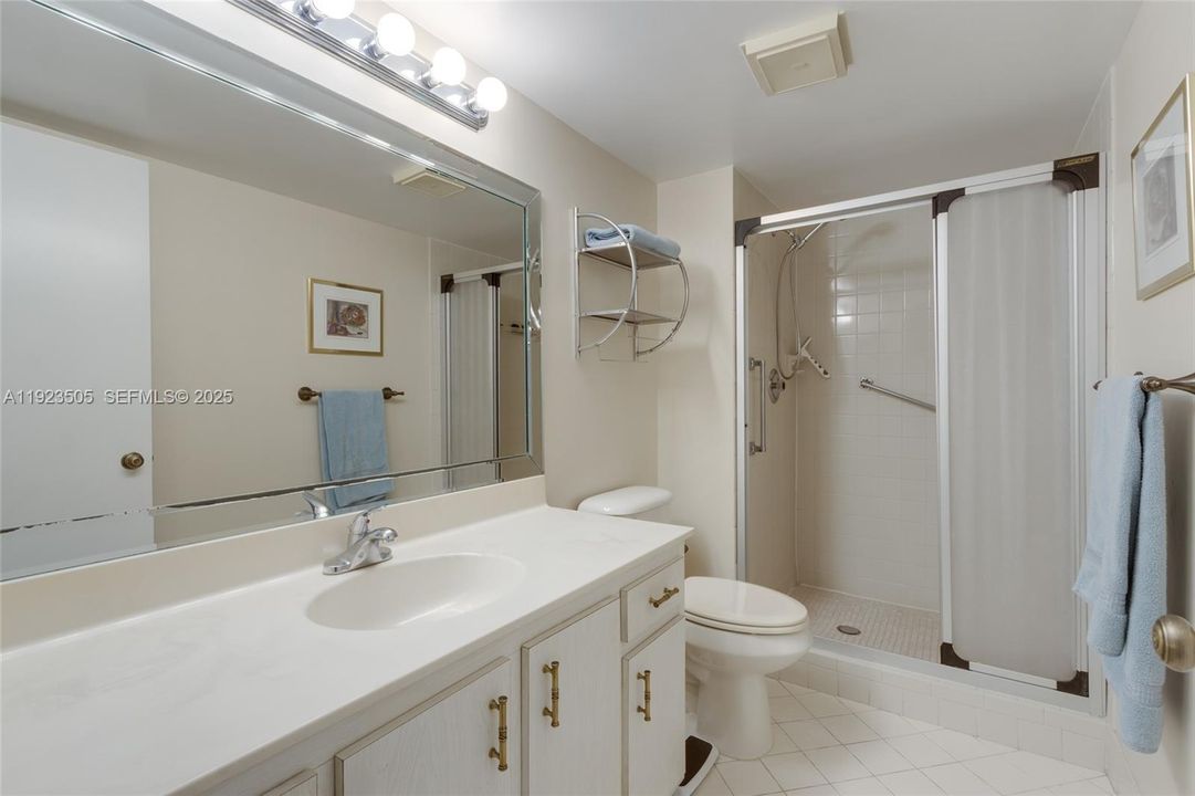 For Sale: $147,000 (2 beds, 2 baths, 1100 Square Feet)