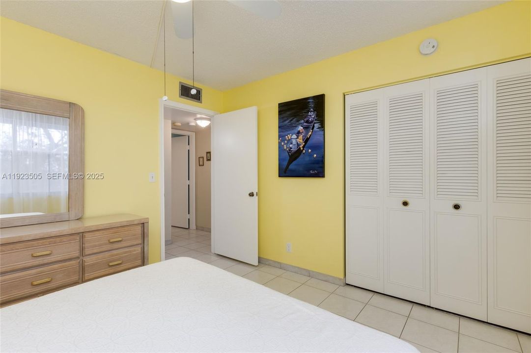 For Sale: $147,000 (2 beds, 2 baths, 1100 Square Feet)