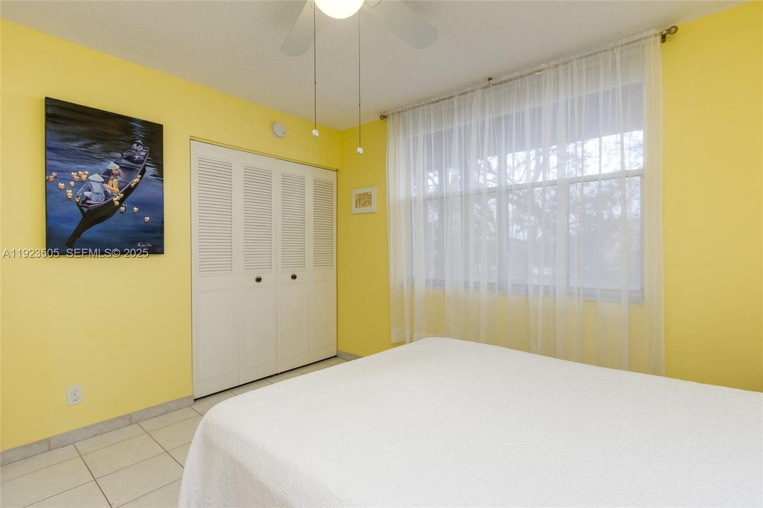 For Sale: $147,000 (2 beds, 2 baths, 1100 Square Feet)