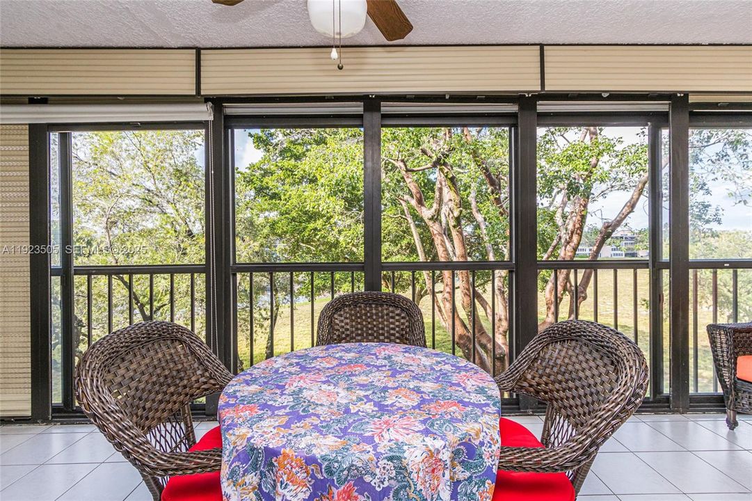 For Sale: $147,000 (2 beds, 2 baths, 1100 Square Feet)