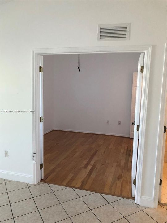 For Rent: $1,700 (2 beds, 2 baths, 815 Square Feet)