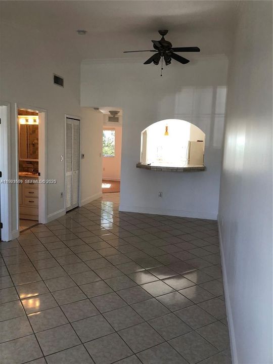 For Rent: $1,700 (2 beds, 2 baths, 815 Square Feet)