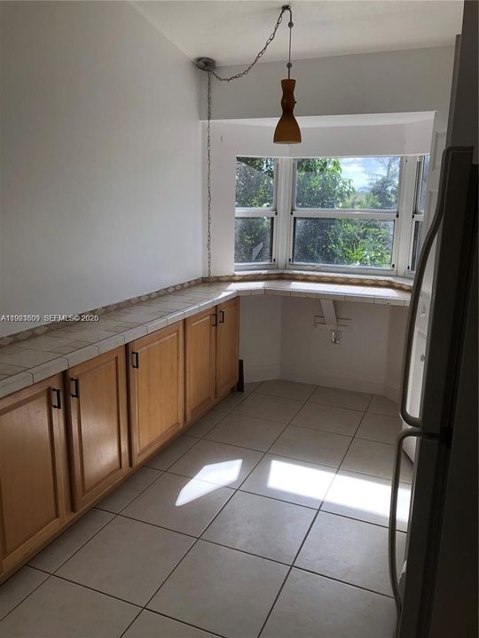 For Rent: $1,700 (2 beds, 2 baths, 815 Square Feet)