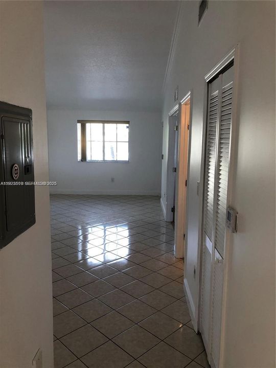 For Rent: $1,700 (2 beds, 2 baths, 815 Square Feet)