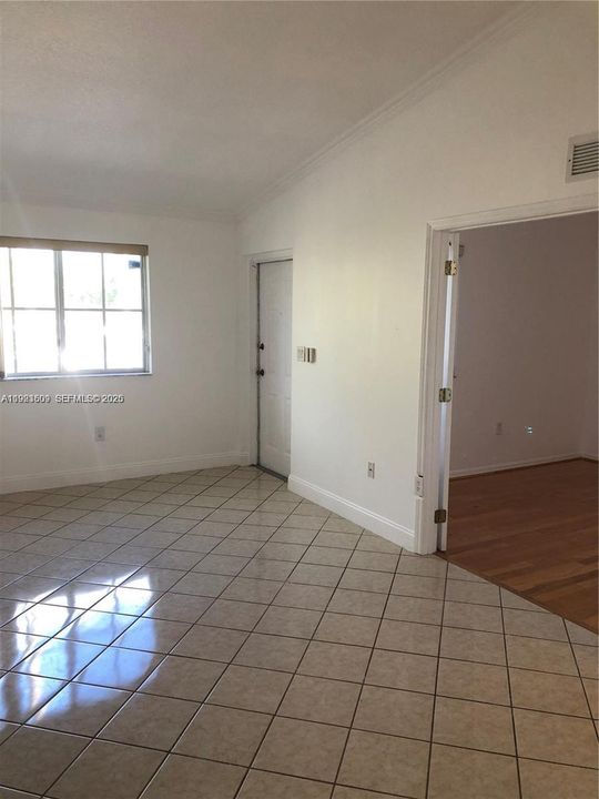 For Rent: $1,700 (2 beds, 2 baths, 815 Square Feet)