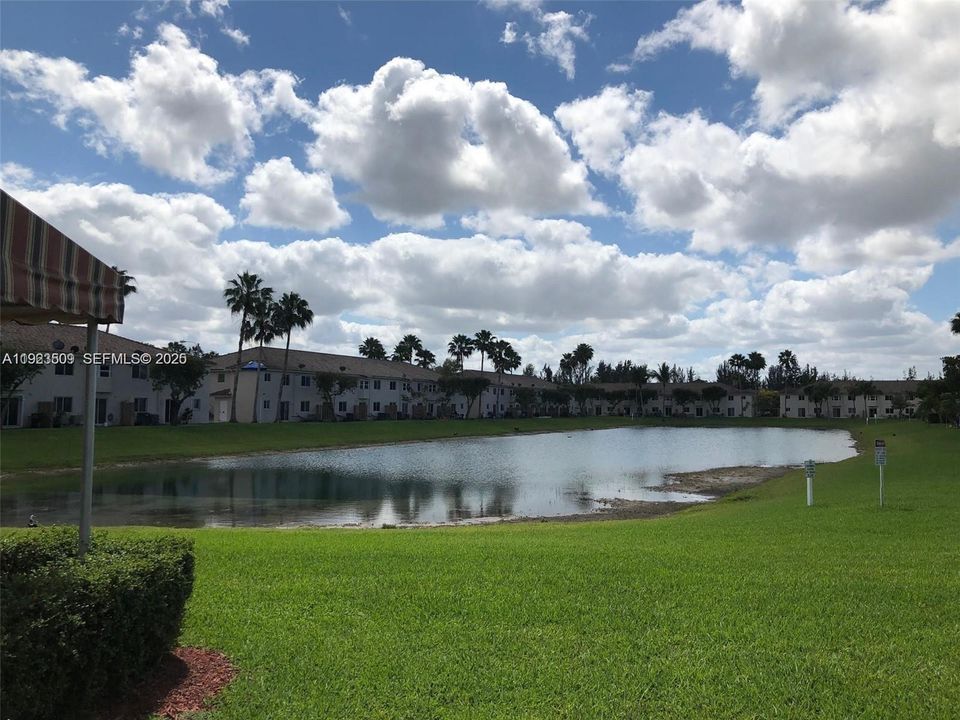 For Rent: $1,700 (2 beds, 2 baths, 815 Square Feet)