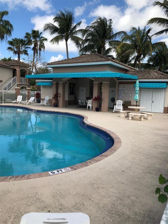 For Rent: $1,700 (2 beds, 2 baths, 815 Square Feet)