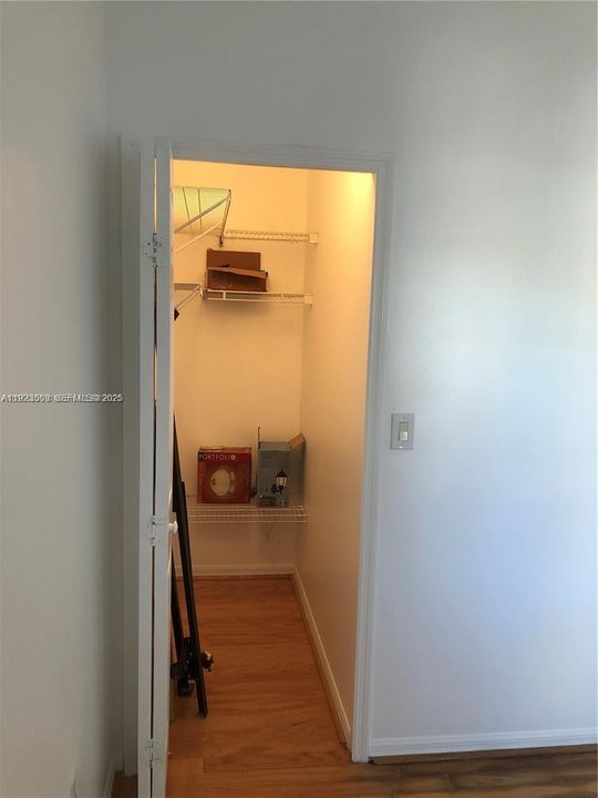 For Rent: $1,700 (2 beds, 2 baths, 815 Square Feet)