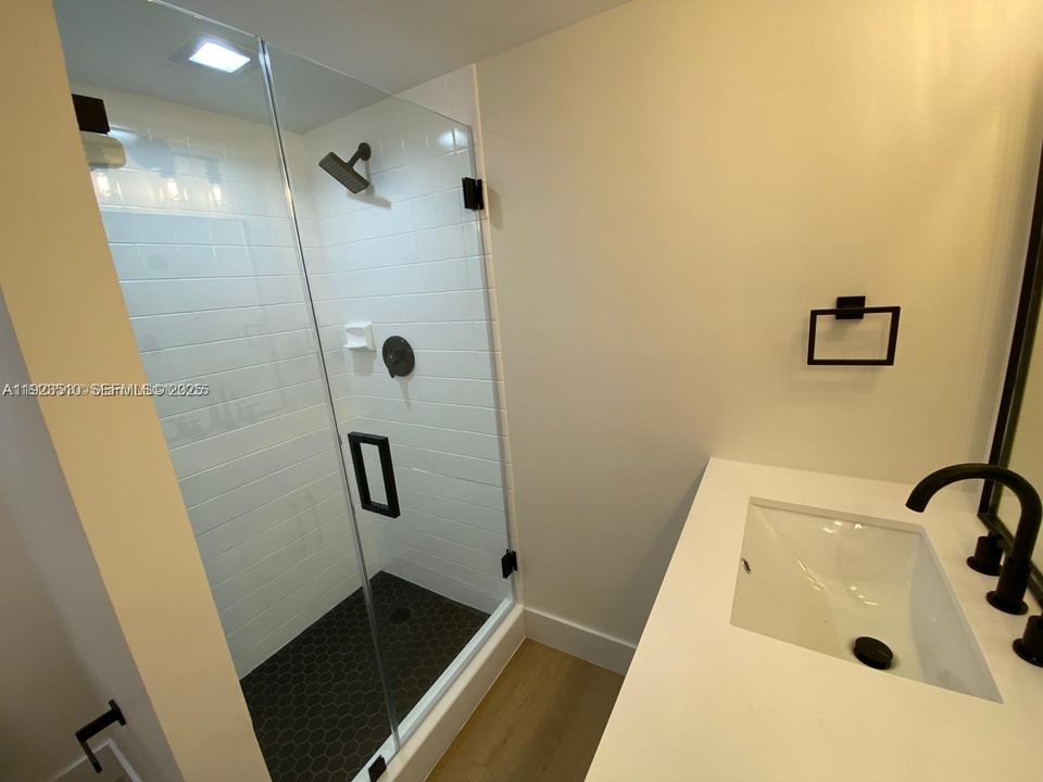 На продажу: $295,000 (2 спален, 2 ванн, 1236 Квадратных фут)