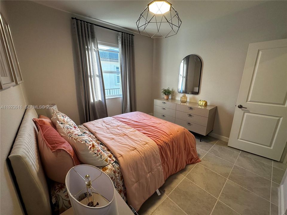 В аренду: $3,500 (3 спален, 2 ванн, 2217 Квадратных фут)