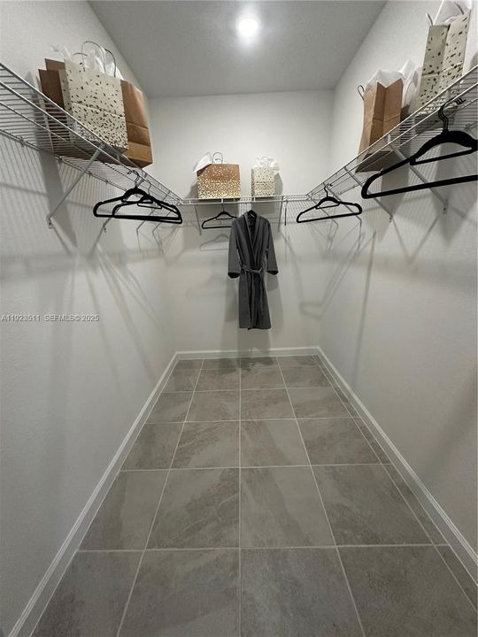 В аренду: $3,500 (3 спален, 2 ванн, 2217 Квадратных фут)