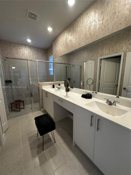 В аренду: $3,500 (3 спален, 2 ванн, 2217 Квадратных фут)