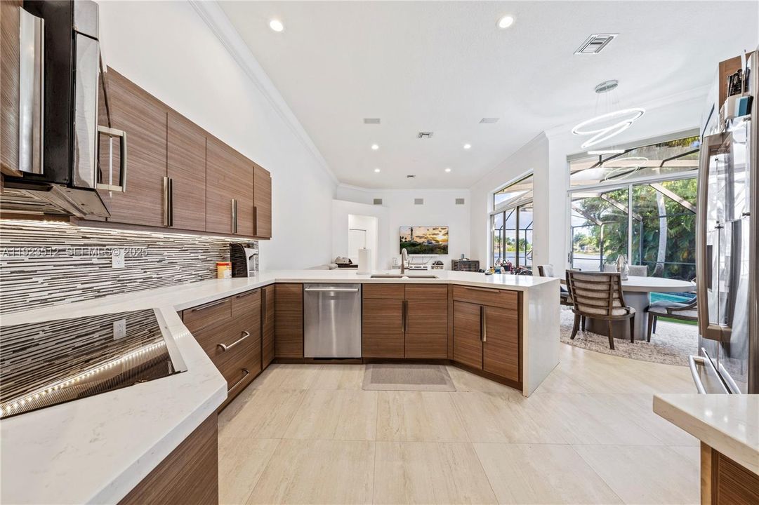 For Rent: $7,200 (5 beds, 3 baths, 2644 Square Feet)