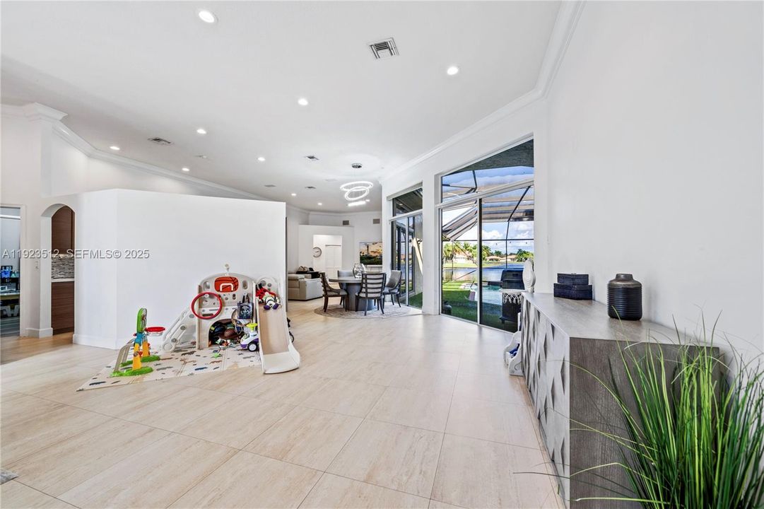 For Rent: $7,200 (5 beds, 3 baths, 2644 Square Feet)