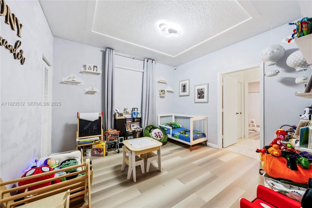 For Rent: $7,200 (5 beds, 3 baths, 2644 Square Feet)