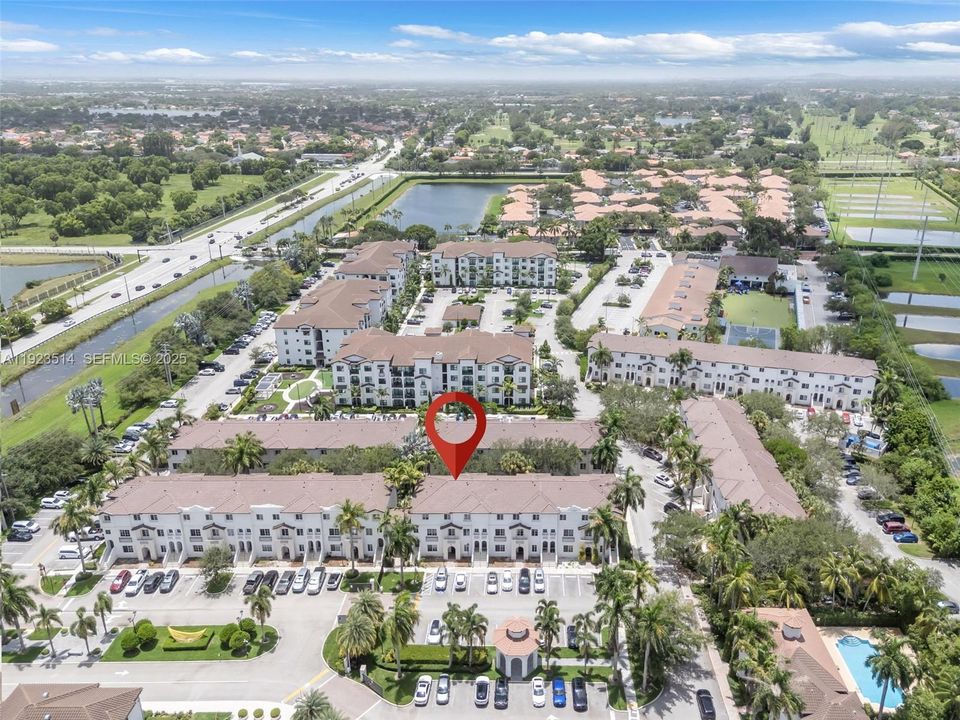 For Sale: $435,000 (3 beds, 2 baths, 1426 Square Feet)