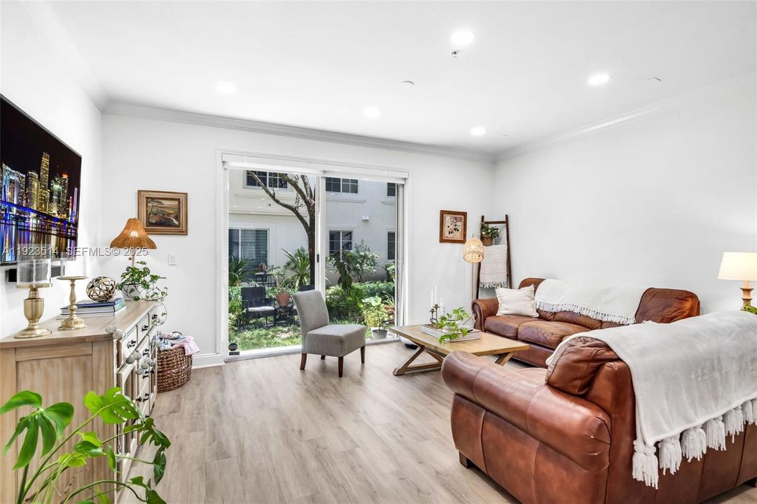 For Sale: $435,000 (3 beds, 2 baths, 1426 Square Feet)