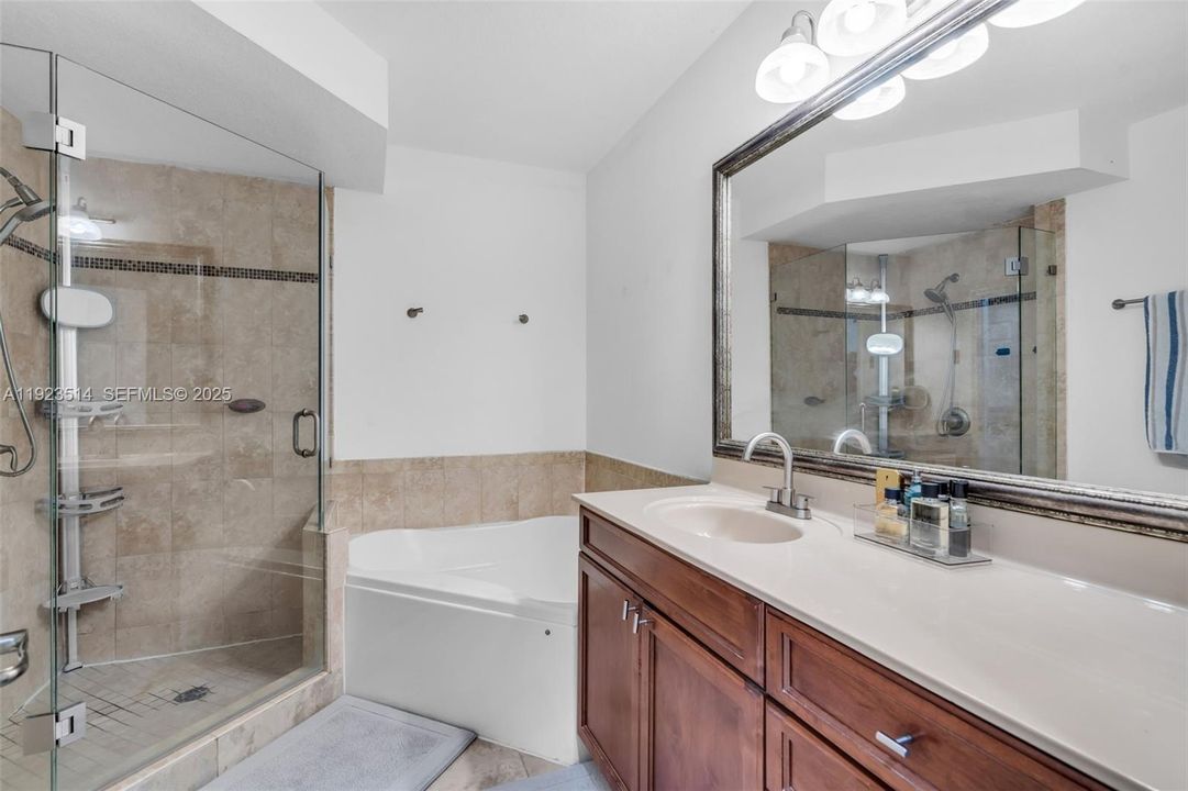 For Sale: $435,000 (3 beds, 2 baths, 1426 Square Feet)