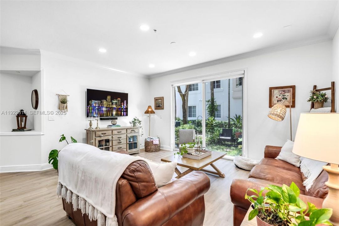 For Sale: $435,000 (3 beds, 2 baths, 1426 Square Feet)