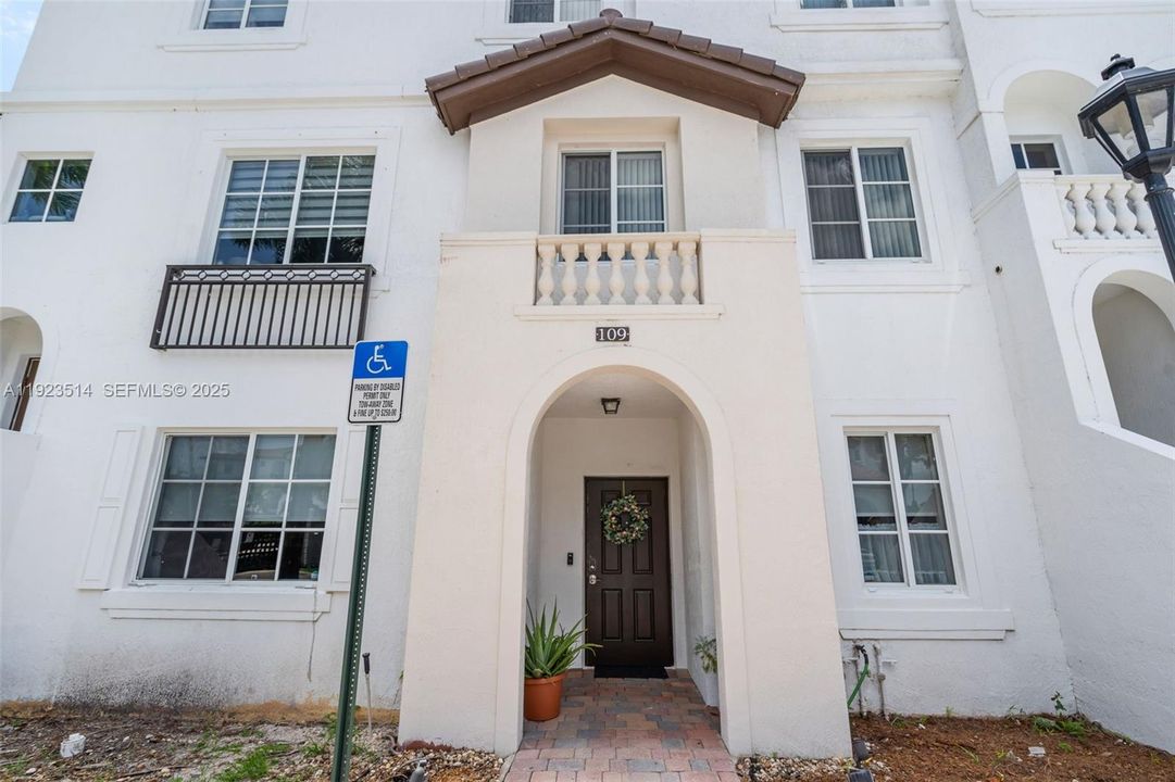 For Sale: $435,000 (3 beds, 2 baths, 1426 Square Feet)