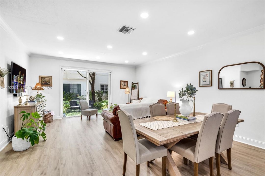 For Sale: $435,000 (3 beds, 2 baths, 1426 Square Feet)