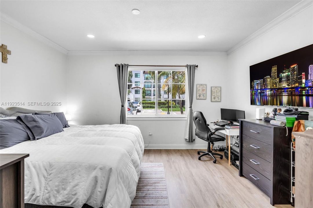 For Sale: $435,000 (3 beds, 2 baths, 1426 Square Feet)