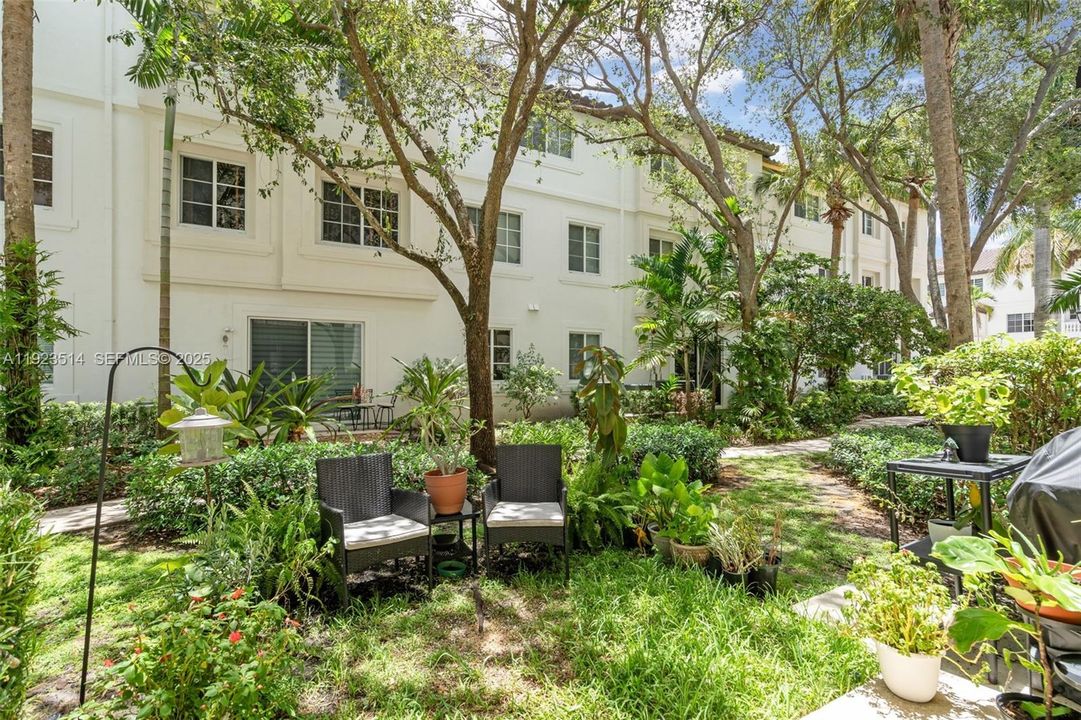 For Sale: $435,000 (3 beds, 2 baths, 1426 Square Feet)