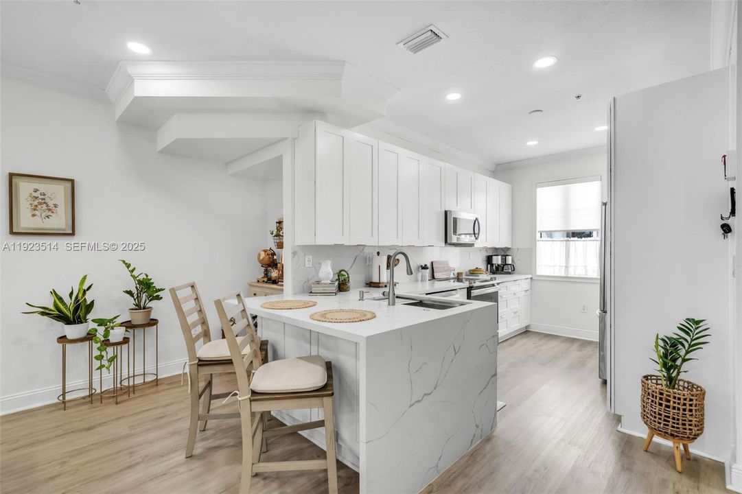 For Sale: $435,000 (3 beds, 2 baths, 1426 Square Feet)